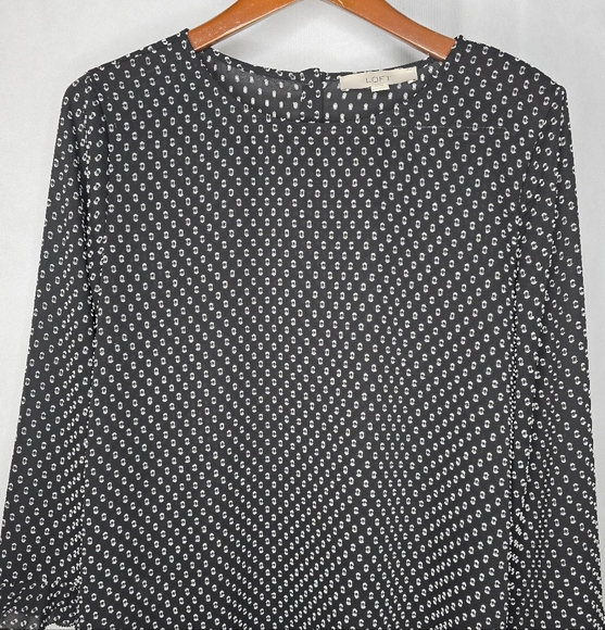 LOFT Blouse Black White Raised Dot 3/4 Sleeve Ruffle Cuffs Officewear M - Picture 2 of 13